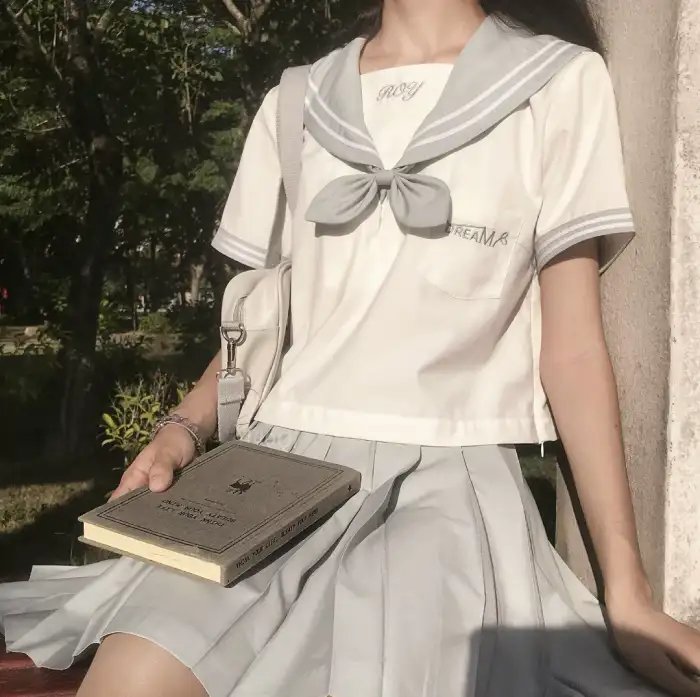 泄密者